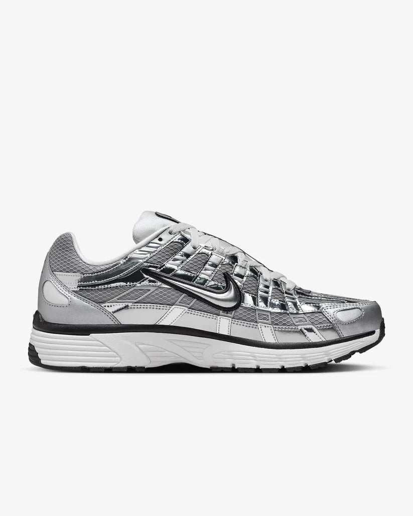 NIKE P6000 Plateada