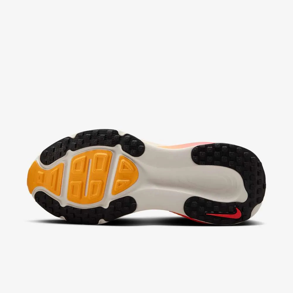 NIKE VOMERO 18 Naranja láser