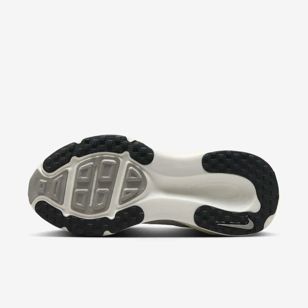 NIKE VOMERO 18 Blanco Leche de coco