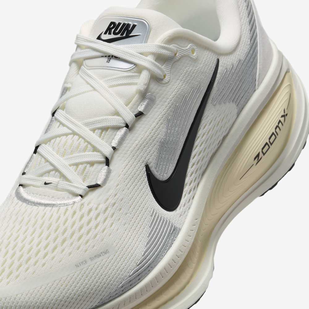 NIKE VOMERO 18 Blanco Leche de coco