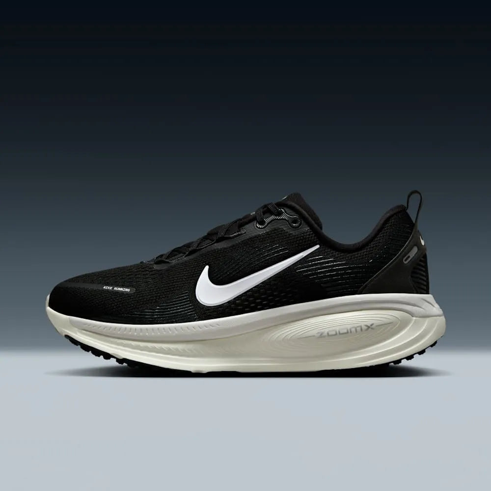 NIKE VOMERO 18 Negro Leche de coco