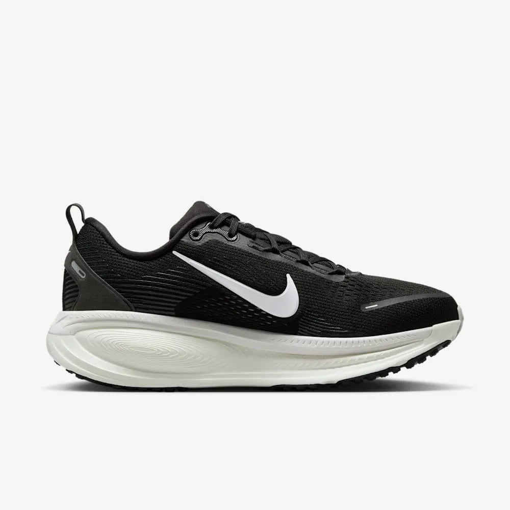 NIKE VOMERO 18 Negro Leche de coco