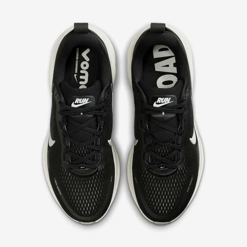 NIKE VOMERO 18 Negro Leche de coco