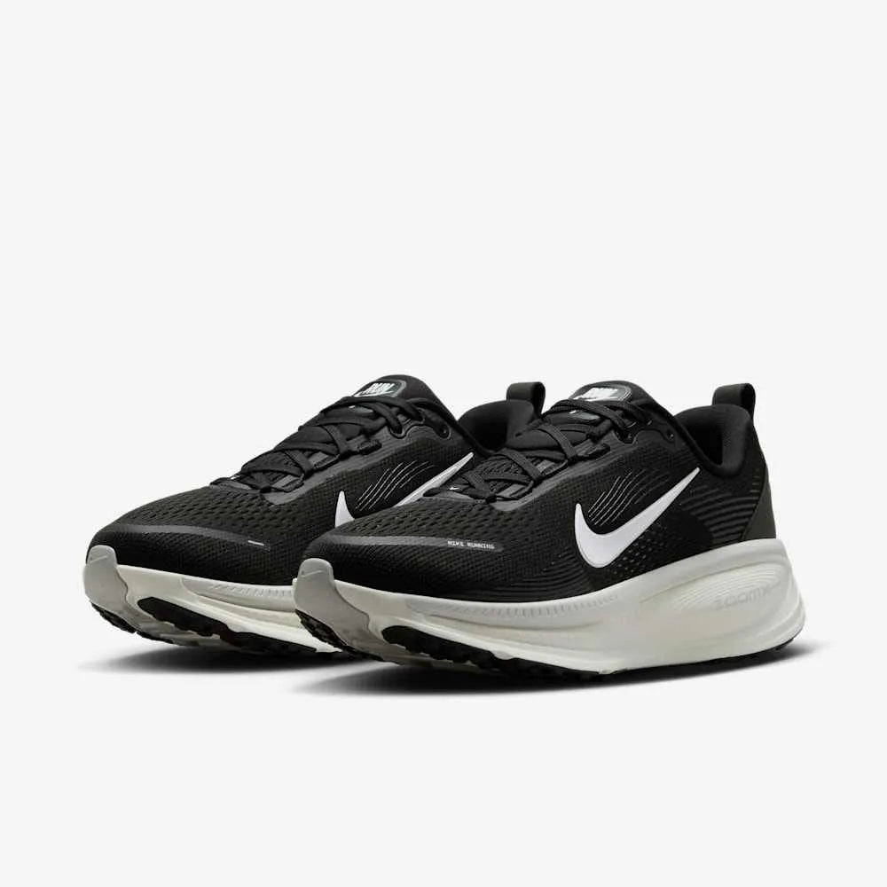 NIKE VOMERO 18 Negro Leche de coco