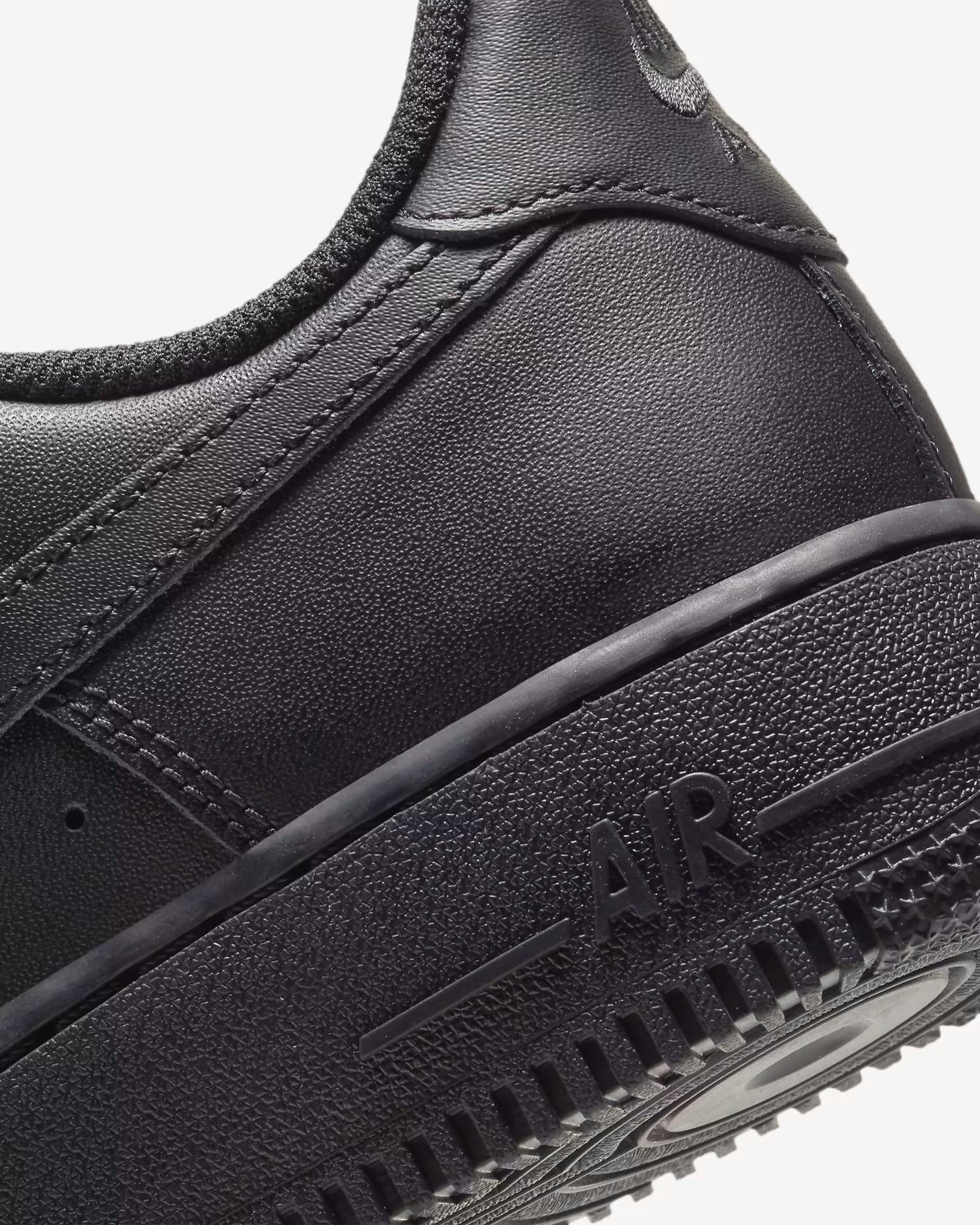 NIKE AIR FORCE ONE NEGROS