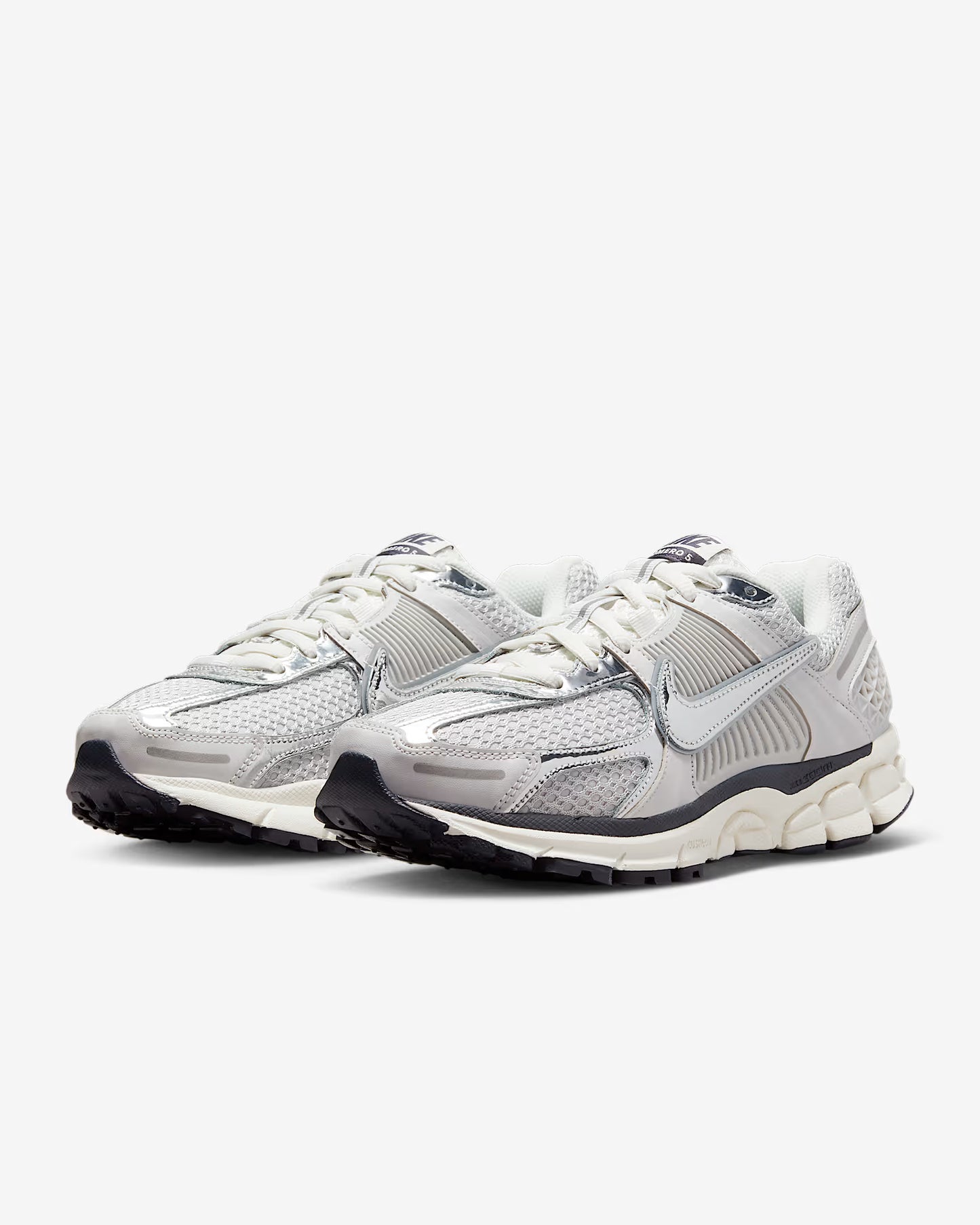 NIKE ZOOM VOMERO 5 Plateado