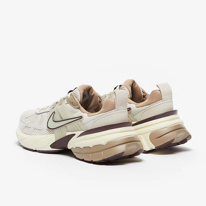 NIKE V2K RUN BEIGE  CAFÉ