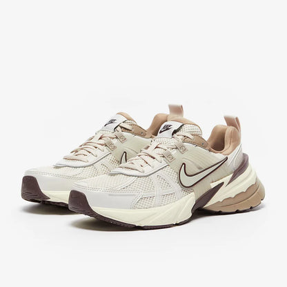 NIKE V2K RUN BEIGE  CAFÉ